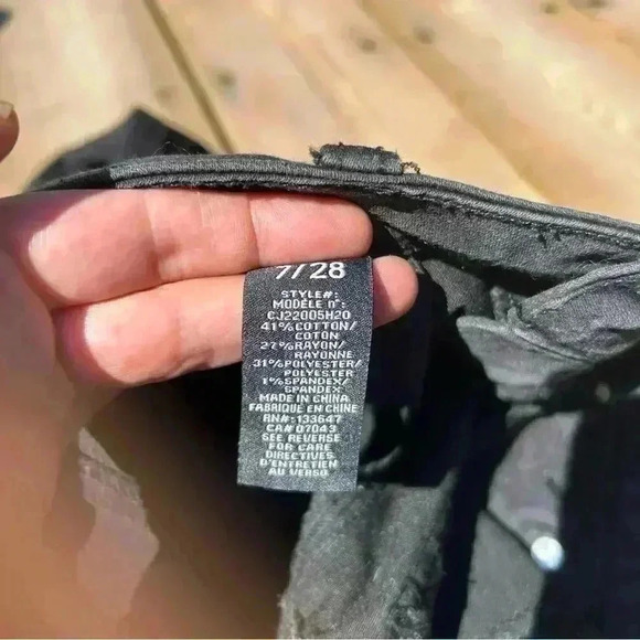 GOTH RIPPED  JEANS & SKULL SCARF BUNDLE - Picture 3 of 4